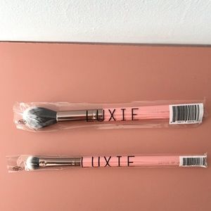 Luxie makeup brushes- shader and highlighter